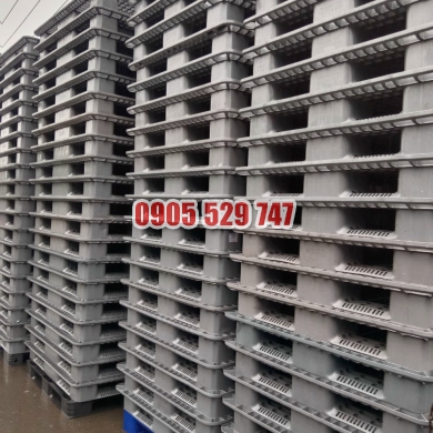 pallet nhựa tại kho