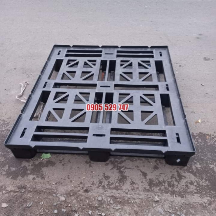 pallet nhựa đen