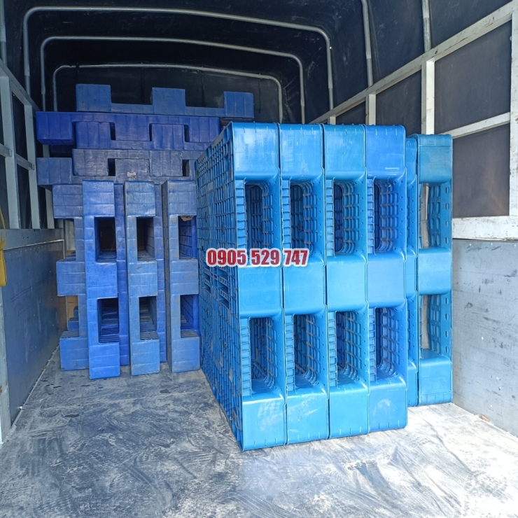 Pallet nhựa cũ 4