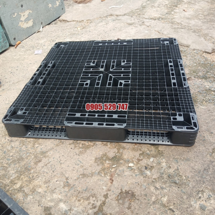 Pallet nhựa cũ 5