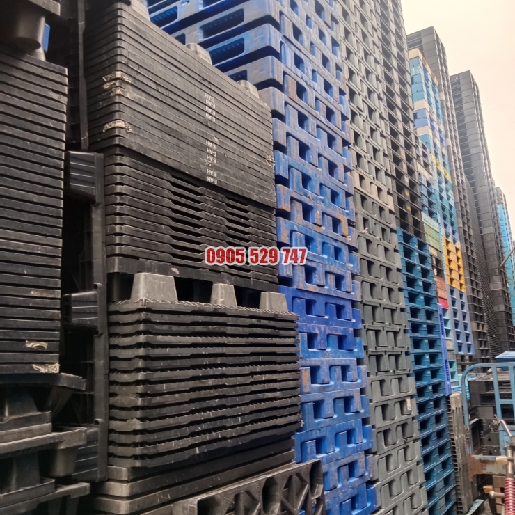 Pallet nhựa cũ 14
