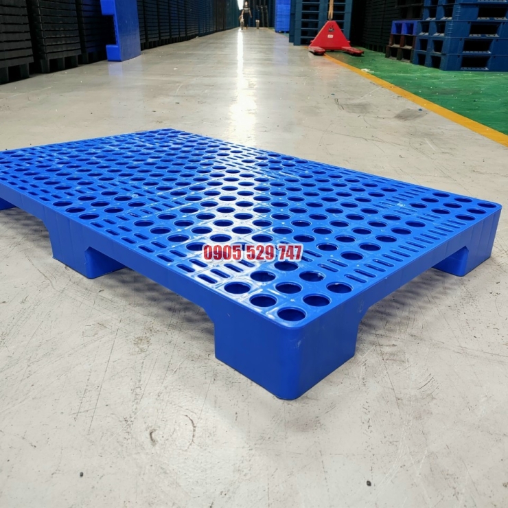 Pallet nhựa mới 2