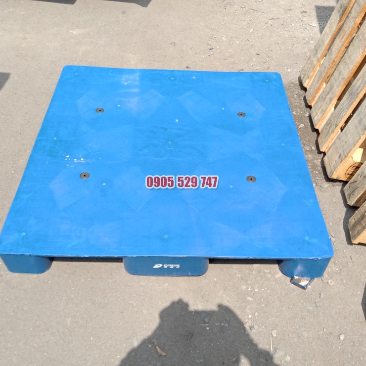 pallet nhựa cũ 11