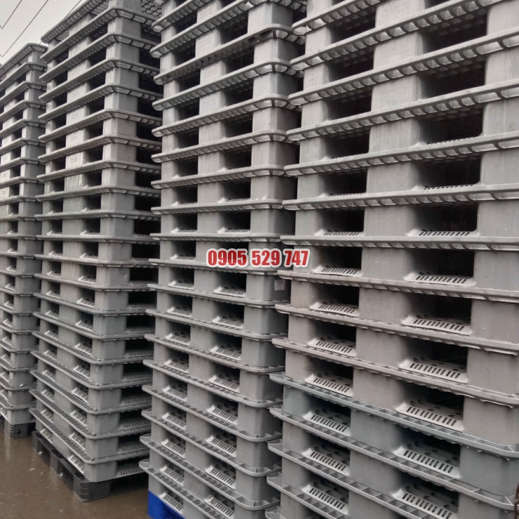 pallet nhựa tại kho