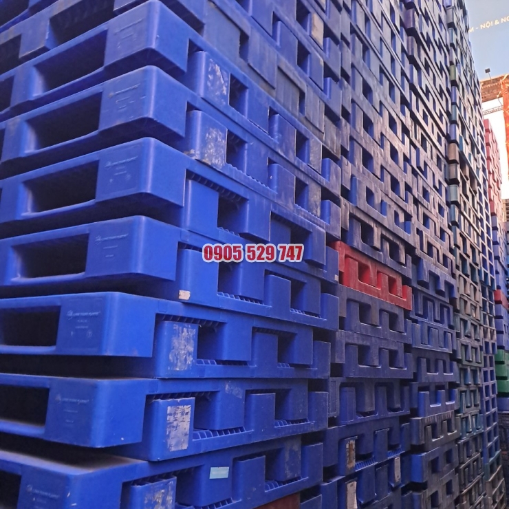 Pallet nhựa cũ tại Thủ Đức HCM