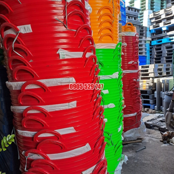 Rổ nhựa có tay cầm giá rẻ